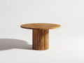 Table de jardin ronde en bois 150x150x75 cm - bois clair - usage extérieur design rainuré